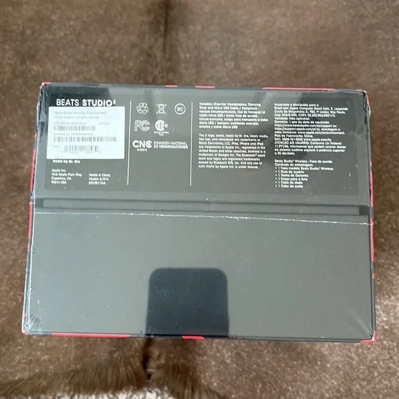 BEATS / FAZE CLAN Studio3 Wireless Headphones - Picture 4 of 6